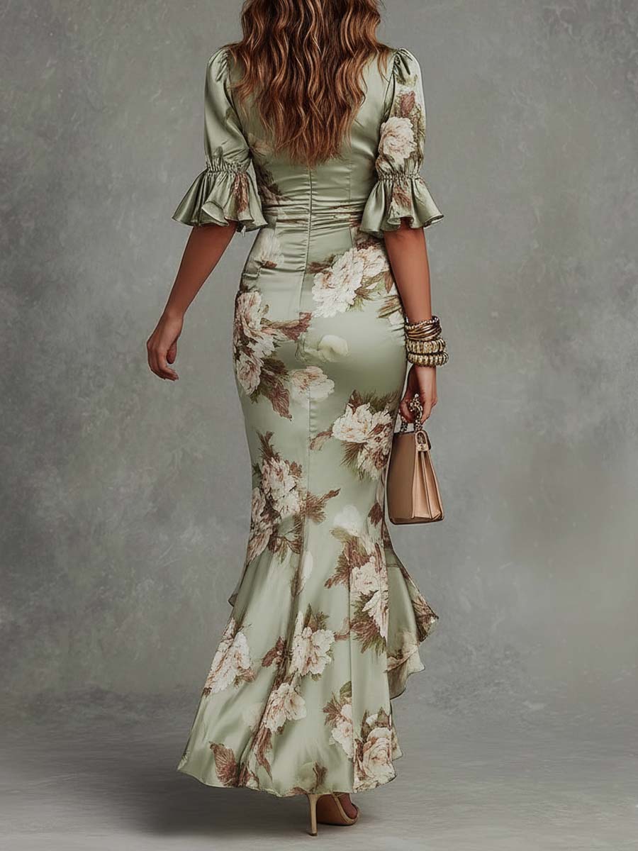 Ana | Robe longue asymétrique en satin vert avec décolleté en V