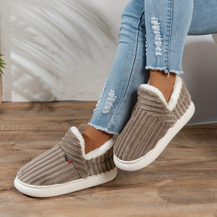 CozyStep - Chaussons Douillets Élégants