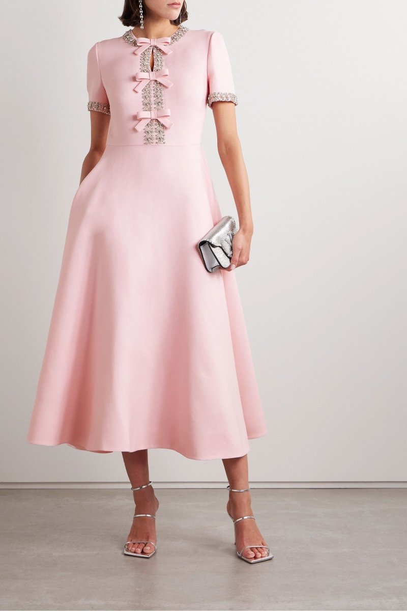 Imelda | Robe Midi en Satin Avec Nœud et Embellissements en Cristal